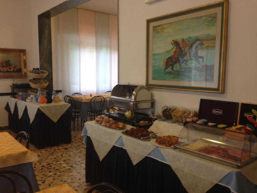 Hotel Arlesiana ริมินี ภายนอก รูปภาพ